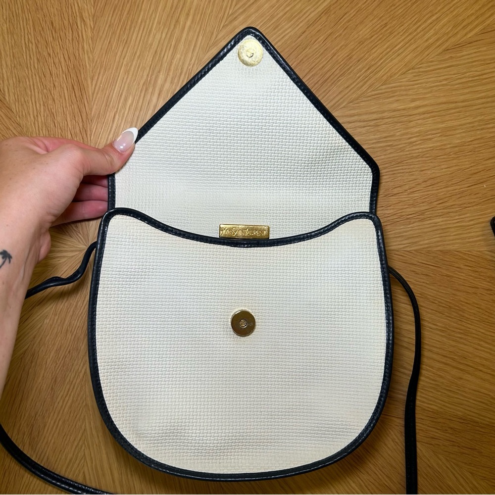 Yves Saint Laurent White and Navy Shoulder Bag - Picture 11 of 13